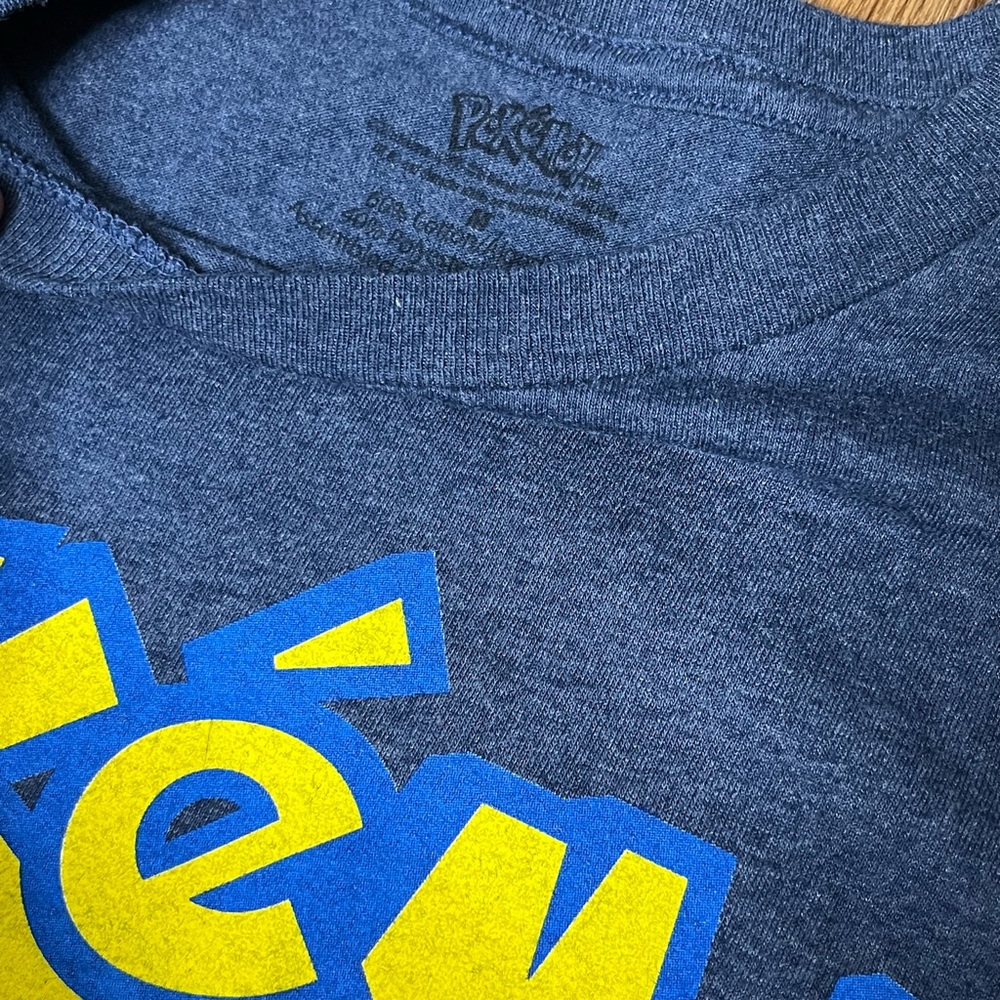 Pokémon pikachu Adult Medium Shirt Navy Blue Gaming Perfect - Picture 4 of 4